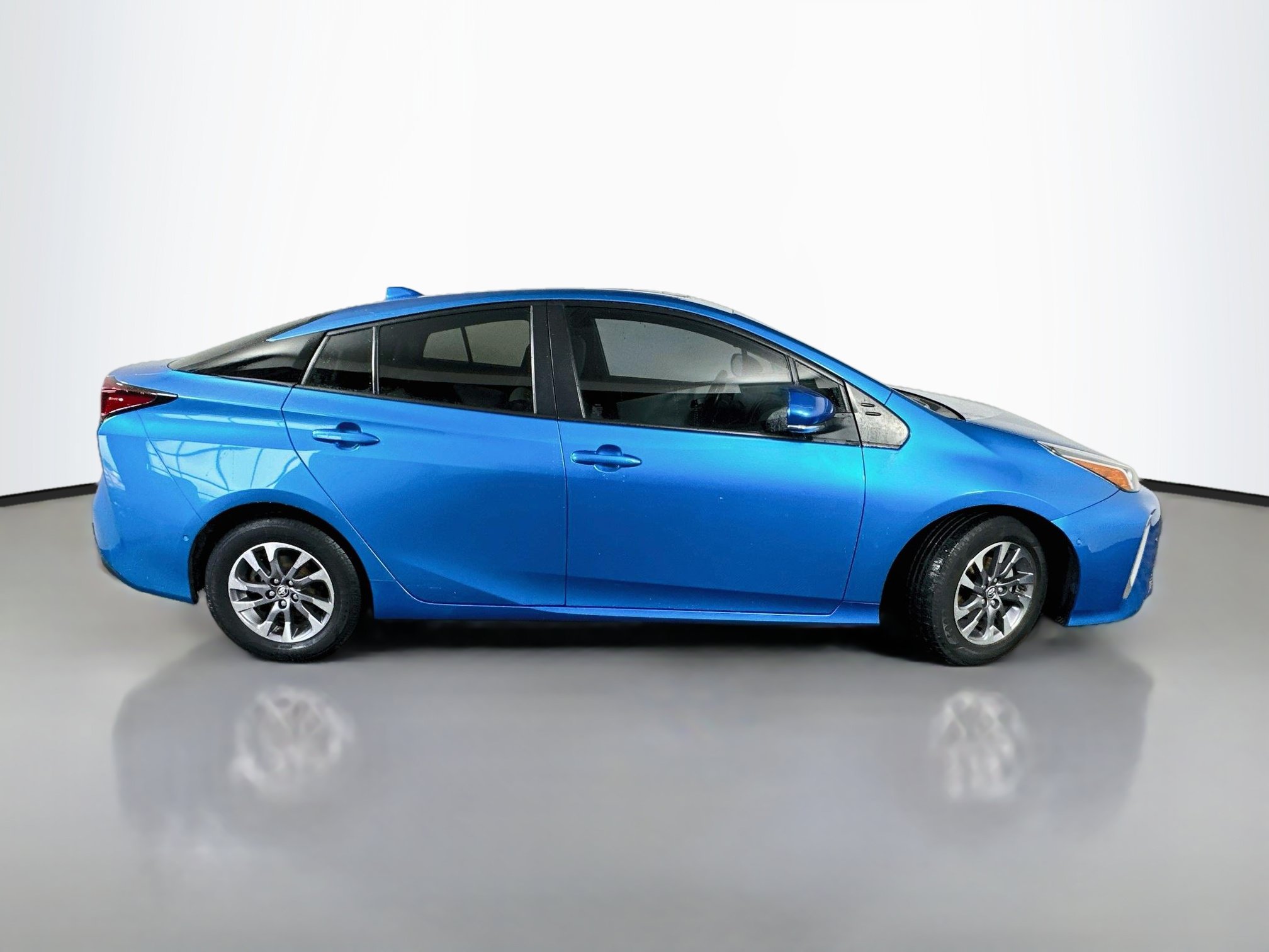 Used 2022 Toyota Prius Limited w/ Premium Convenience Package FWD image 8