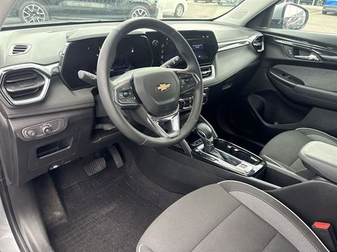 Certified 2024 Chevrolet TrailBlazer LT w/ Convenience Package FWD image 10