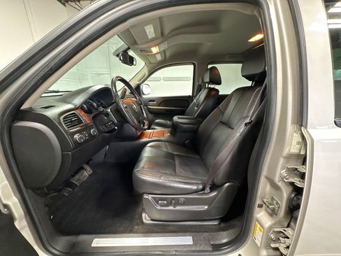 Used 2007 Chevrolet Avalanche LTZ w/ LTZ Preferred Equipment Group image 15