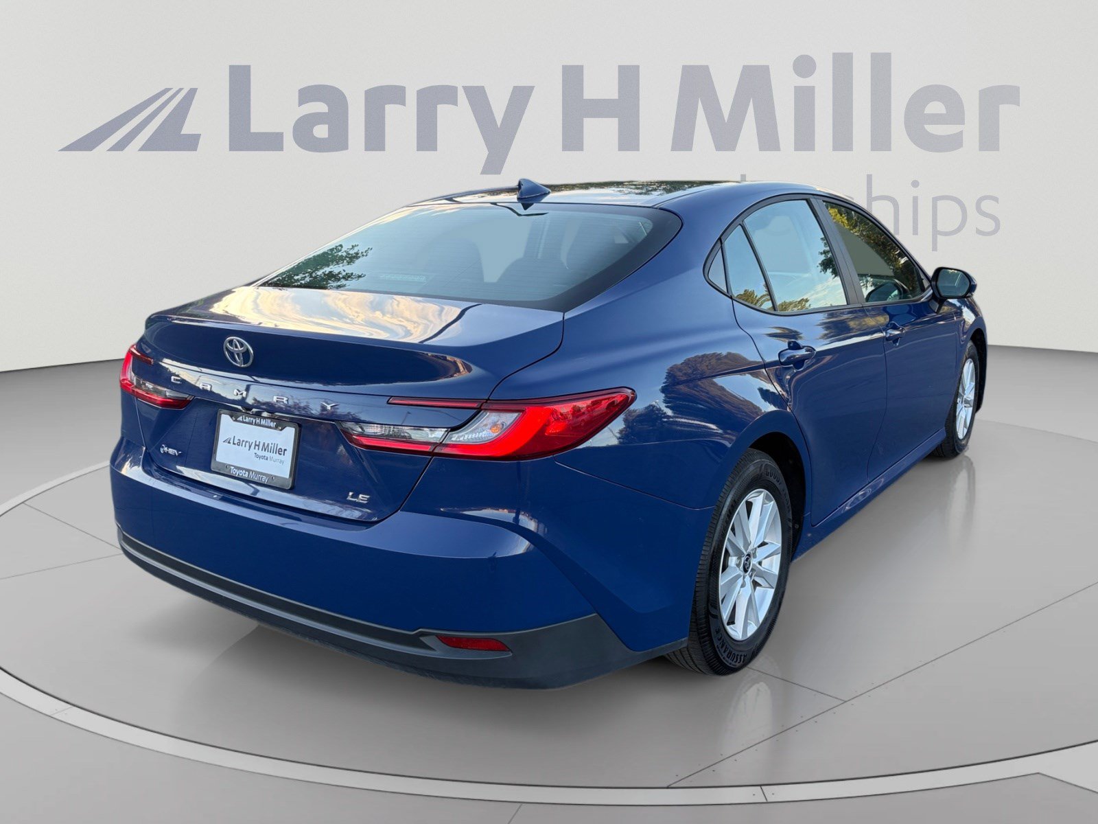 Used 2025 Toyota Camry LE FWD image 5