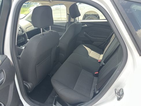 Used 2015 Ford Focus SE FWD image 26