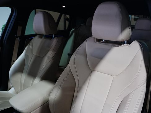 Used 2021 BMW X4 xDrive30i w/ Premium Package image 9