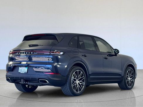 Certified 2026 Porsche Cayenne AWD/4WD image 8
