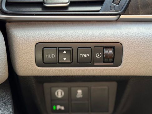 Used 2019 Honda Accord Touring image 25