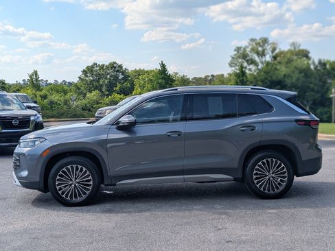 Used 2025 Volkswagen Tiguan S w/ 18" Wheel Package FWD image 7