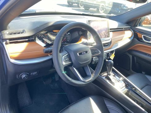 Certified 2025 Jeep Compass Limited image 26