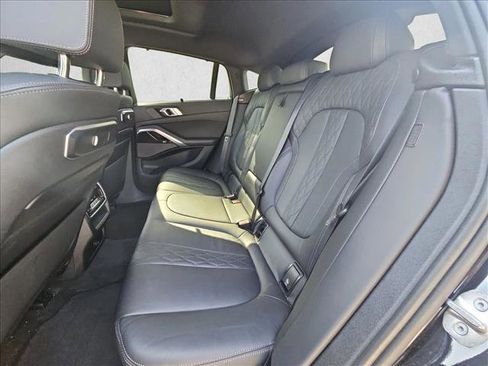 Used 2024 BMW X6 xDrive40i w/ Executive Package image 18