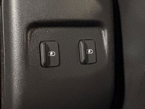 Used 2021 Nissan Kicks SR w/ SR Premium Package image 16