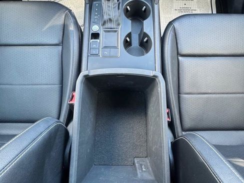 Used 2021 Volkswagen Atlas SE FWD image 24