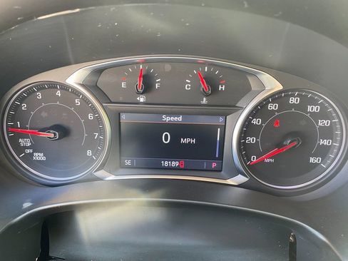 Used 2024 GMC Terrain SLT image 18