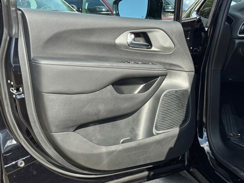 New 2026 Chrysler Voyager LX image 16