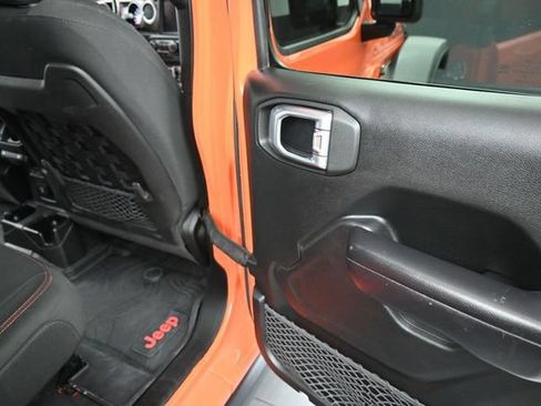 Used 2018 Jeep Wrangler Unlimited Rubicon AWD/4WD image 19