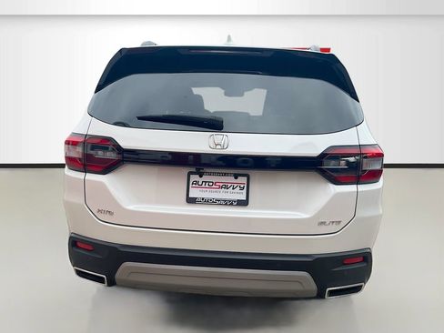 Used 2023 Honda Pilot Elite image 6