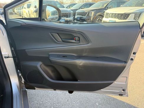 Used 2024 Toyota Prius LE image 21