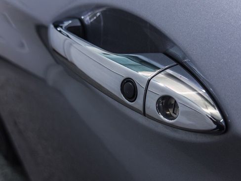 Used 2021 Honda Pilot Touring image 11