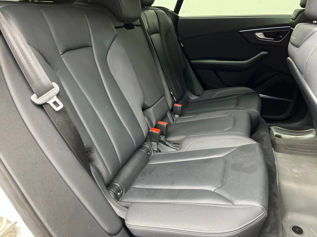 Used 2019 Audi Q8 Prestige AWD/4WD image 22