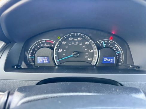 Used 2012 Toyota Camry LE FWD image 24