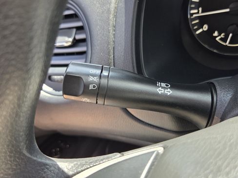 Used 2020 Nissan Pathfinder S FWD image 30