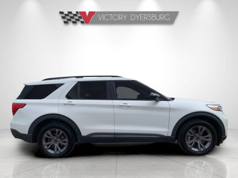 Used 2022 Ford Explorer XLT w/ Equipment Group 202A AWD/4WD image 3