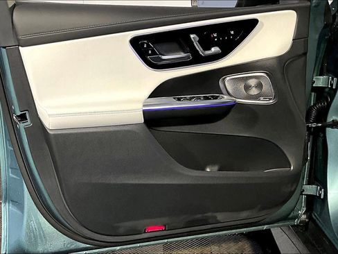 New 2026 Mercedes-Benz GLC 300 4MATIC image 11