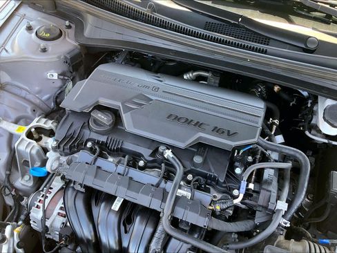 Used 2025 Hyundai Elantra SEL FWD image 34