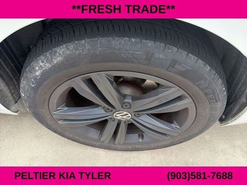 Used 2023 Volkswagen Jetta SE w/ Panoramic Sunroof Package image 8