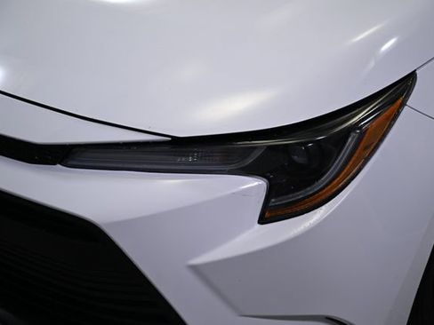 Used 2023 Toyota Corolla LE image 14