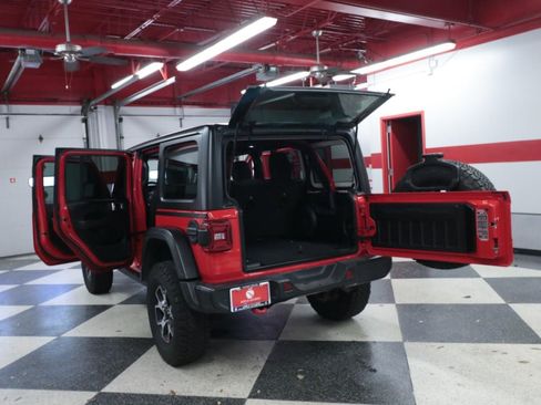 Used 2022 Jeep Wrangler Unlimited Rubicon w/ LED Lighting Group AWD/4WD image 23