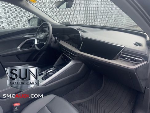 Certified 2025 Audi Q5 Premium w/ Convenience Package image 6