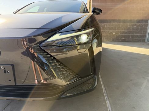 Used 2023 Lexus RZ 450e Premium image 11