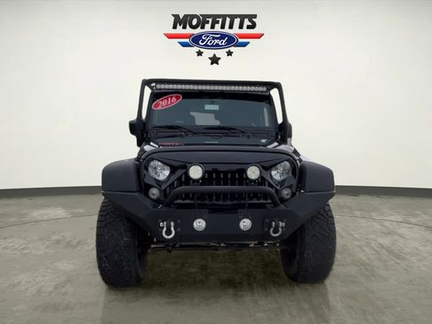 Used 2016 Jeep Wrangler Sport image 8