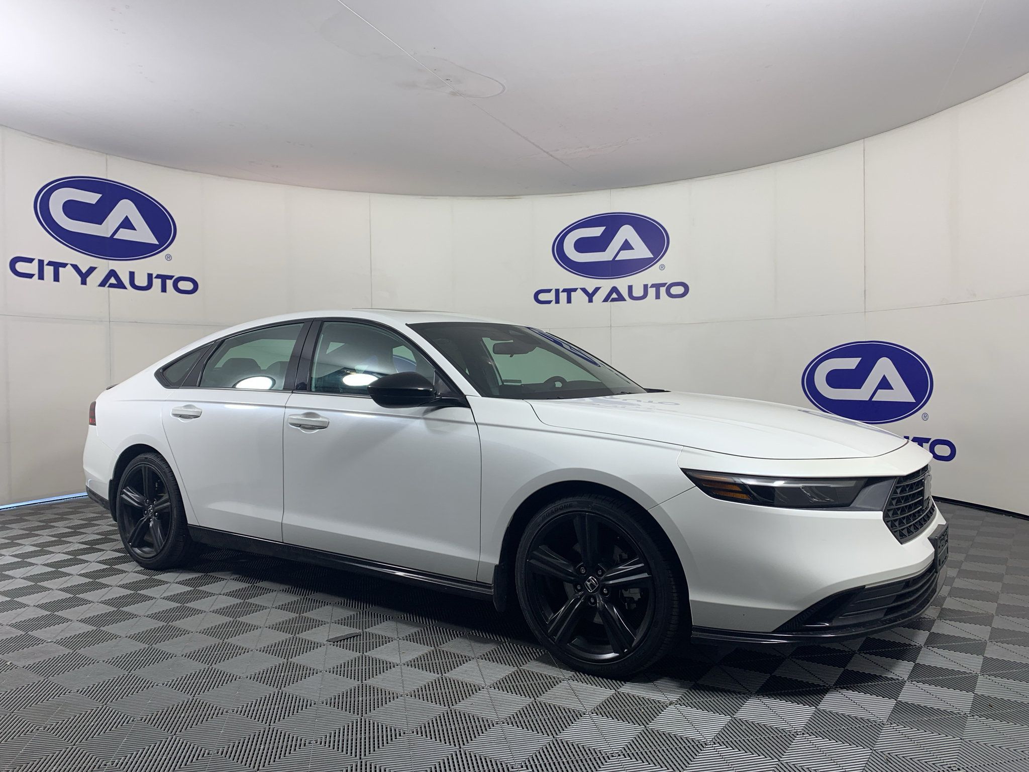 Used 2023 Honda Accord Sport image 1