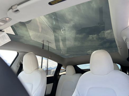 Used 2020 Tesla Model Y Long Range image 27