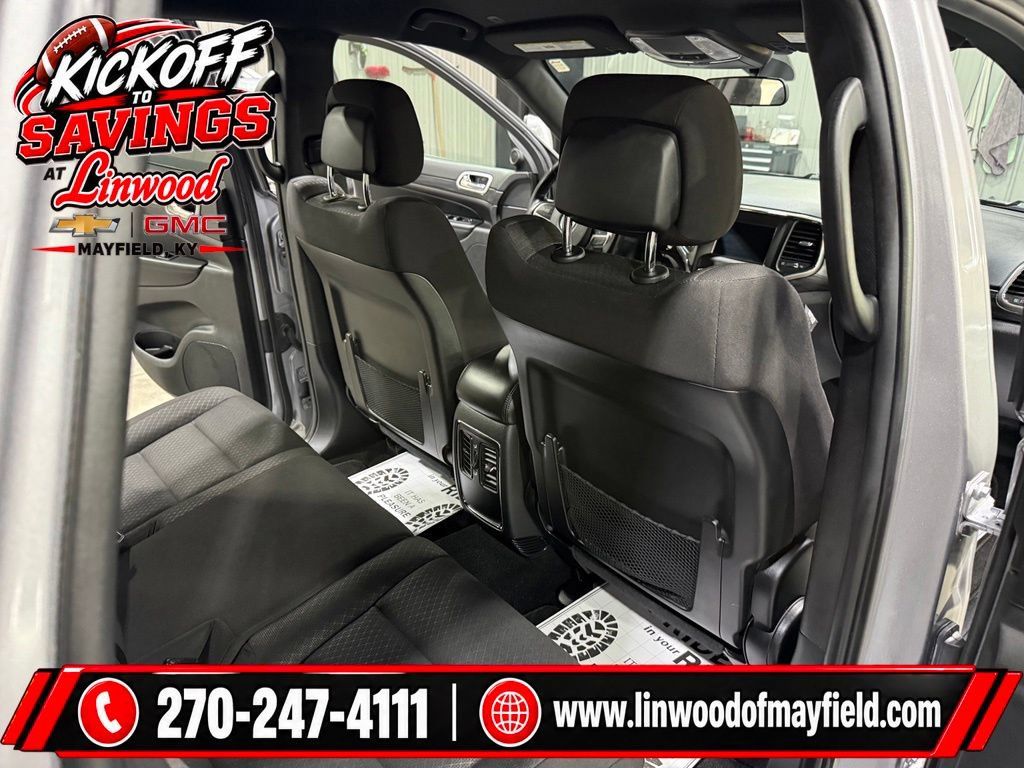 Used 2021 Jeep Grand Cherokee Laredo AWD/4WD image 25