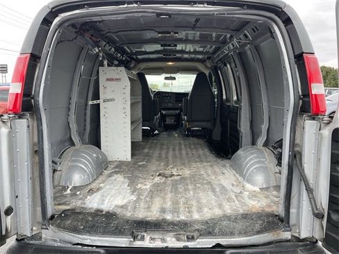 Used 2020 Chevrolet Express 2500 w/ Enhanced Convenience Package image 14
