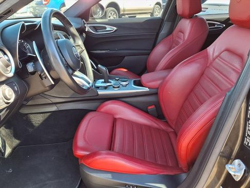 Used 2023 Alfa Romeo Giulia Veloce image 26