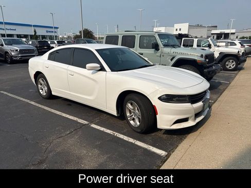 Used 2020 Dodge Charger SXT RWD image 2