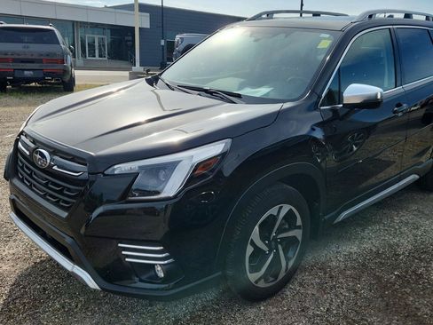 Used 2024 Subaru Forester Touring w/ POP Package 3 AWD/4WD image 10
