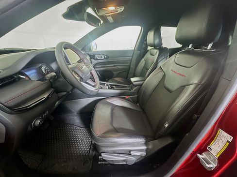 Used 2025 Jeep Compass Trailhawk image 13