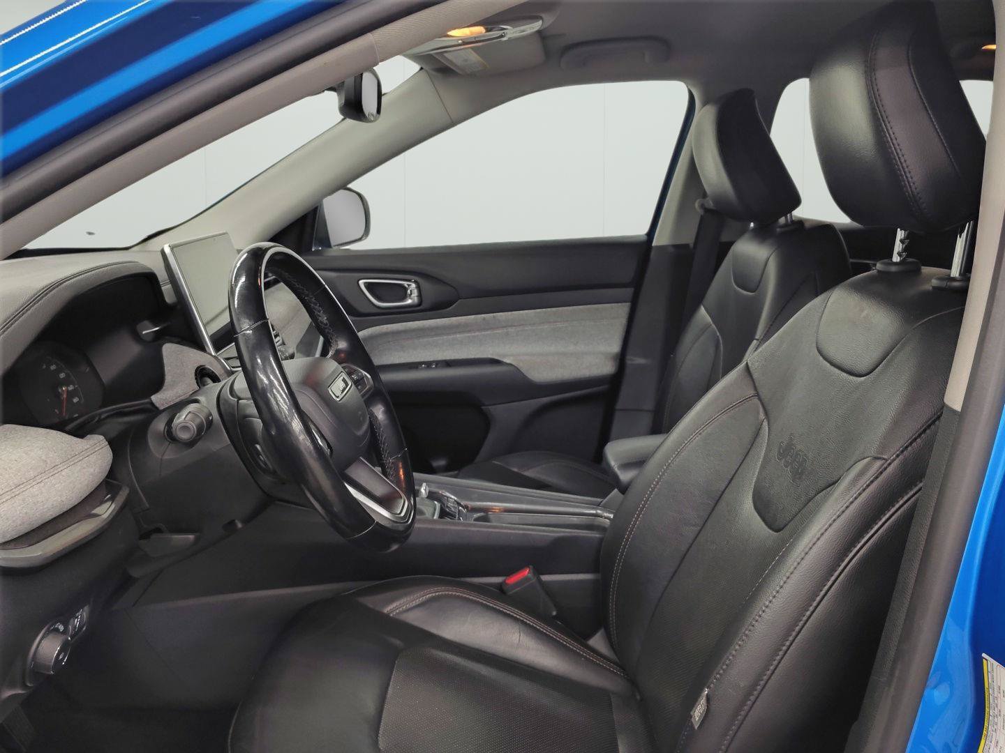 Used 2022 Jeep Compass Latitude AWD/4WD image 6