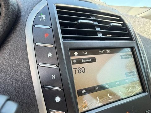 Used 2017 Lincoln MKC Reserve w/ Lincoln MKC Climate Package AWD/4WD image 14