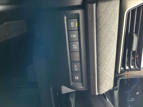 Used 2025 Toyota Camry Hybrid FWD image 33