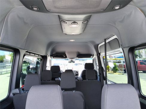 Used 2019 Mercedes-Benz Sprinter 2500 image 17