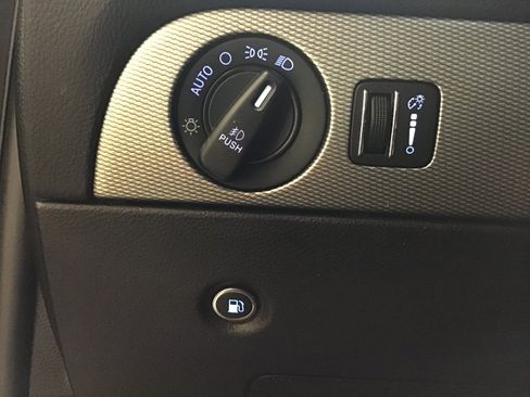 Used 2018 Dodge Durango GT image 30