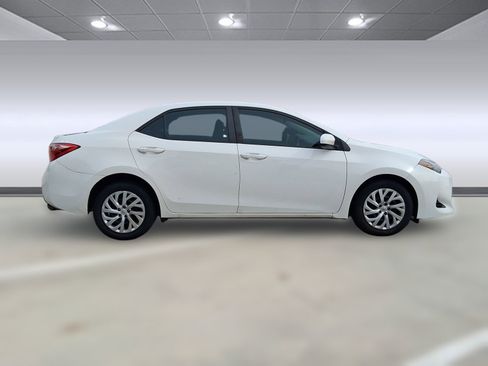 Used 2019 Toyota Corolla LE image 8