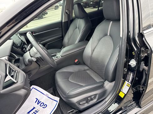 Used 2023 Toyota Camry XSE image 13