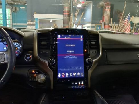 Used 2019 RAM 1500 Laramie AWD/4WD image 12