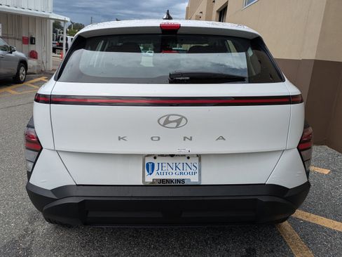 New 2026 Hyundai Kona SE image 6
