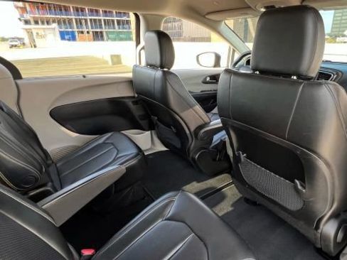 Used 2020 Chrysler Voyager Lxi image 67