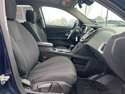 Used 2017 Chevrolet Equinox LT w/ Convenience Package image 9